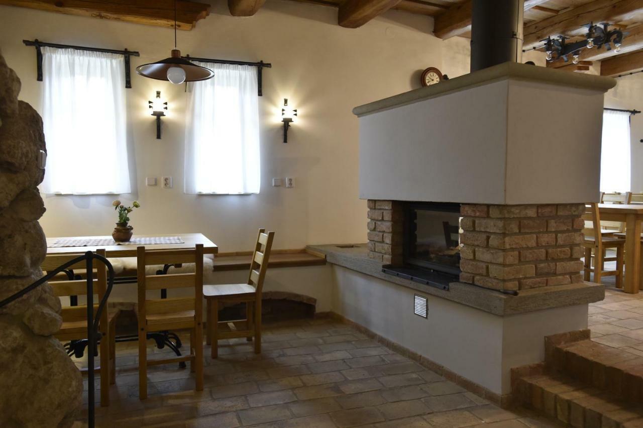 Penzion Dobré časy Valtice Exterior foto